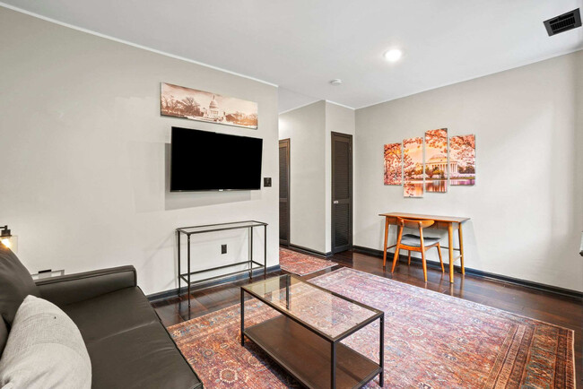Building Photo - 409 O St NW Rental