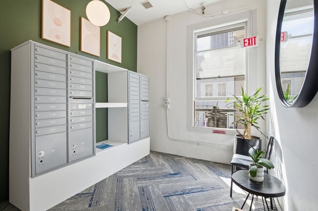 Photo - 706 Kearny-124 Unidad 124