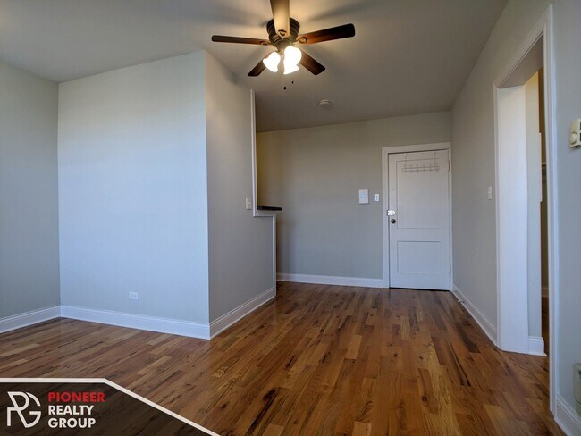 Photo - 818 W Diversey Pky Unit X