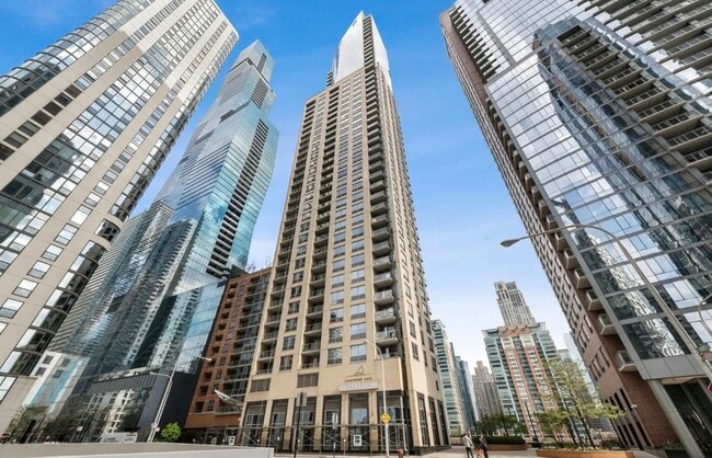 Building Photo - 420 E Waterside Dr Unit 305