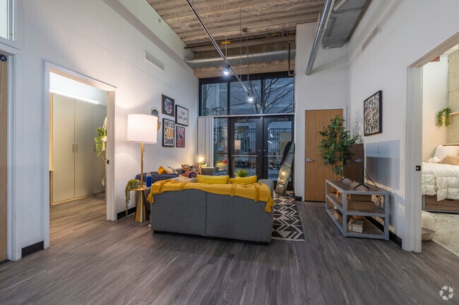 4BR, 2BA - 1,184SF - Living Room
