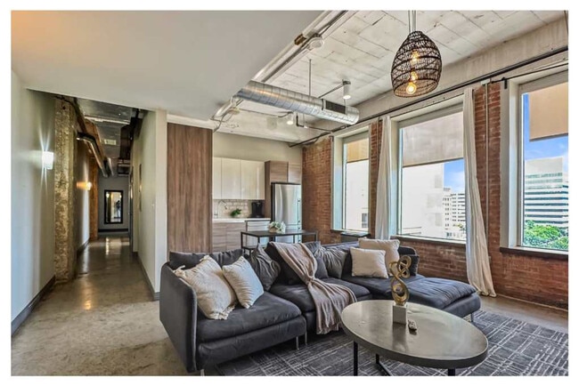 Building Photo - 555 Evergreen St Unit ID1231690P Rental