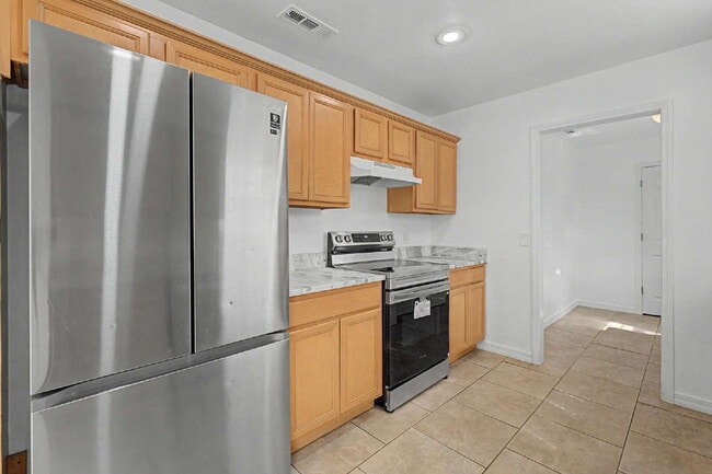 Photo - Fully remodeled 3-Bedroom located in Rogers  with Granite countertops