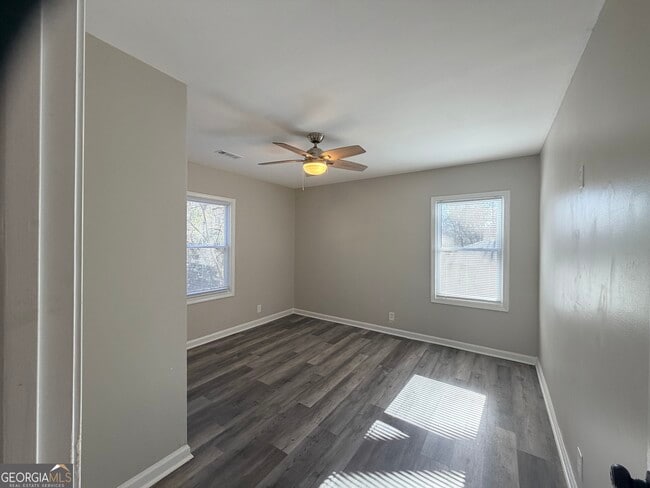 Photo - 1433 Midview Dr