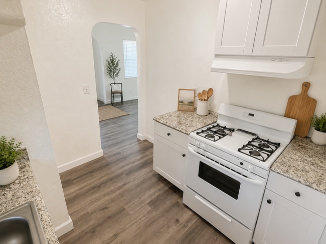 Photo - 2139-2145 S Lee Avenue Unit 2143