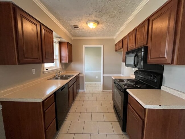 Photo - Renovated 3 Bedroom 2 Bath Home for Rent!