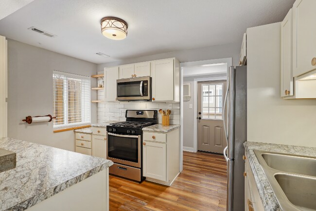 Photo - 616 2nd St Unidad B