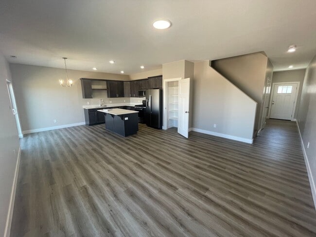 Building Photo - Cedar Reserve!