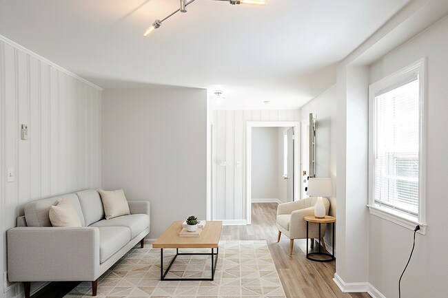 Building Photo - Pet-Friendly Fry's Spring Basement Apartment Unit Center Ave 1640 #B (LB-8/27/26/Avail 9/7/26)