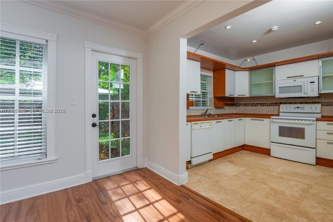 Photo - 5490 SW 57th Ave