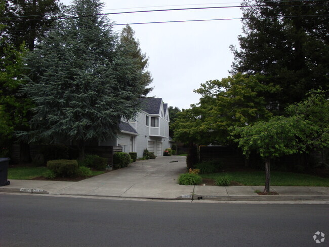 Building Photo - 417 Matheson Street Rental