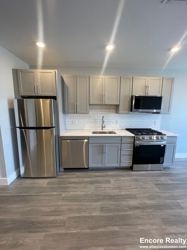 Photo - 365 Western Ave Unidad 509