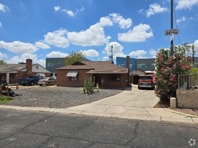 Building Photo - 5122 N 24th Ave Rental