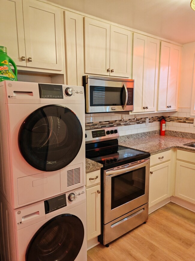 Building Photo - 3342 Tait Ter Unit B Rental