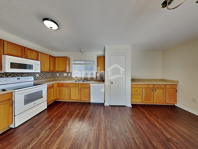 Photo - 4426 Red Hook Rd