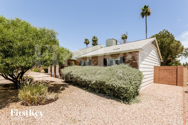 Photo - 2922 E Sierra St