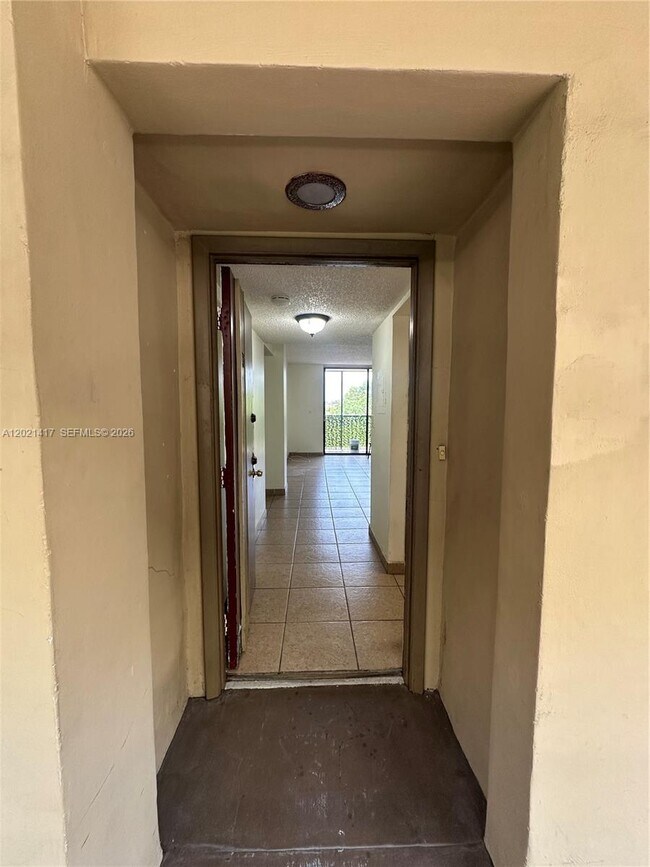 8635 NW 8th St Unit 320