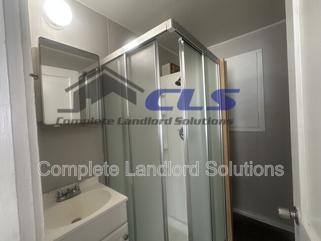 Photo - 916 Kussner St Condo