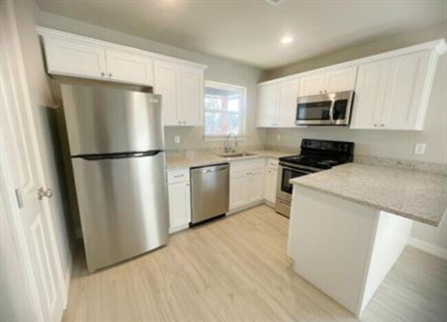 Photo - Cozy 2 bed, 2 bath Duplex - Silo School Di...