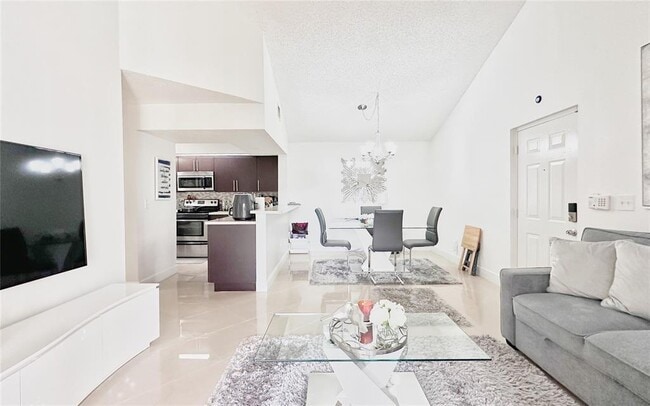 Photo - 18870 NW 57th Ave Unidad #305