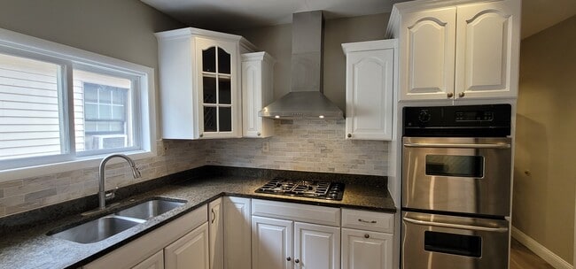 Photo - 16 Ayer Pl Unit 2