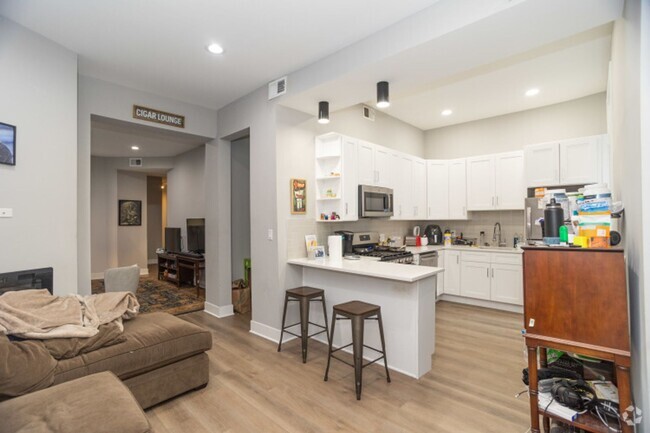 Building Photo - Gold Coast 3 Bed Apartment in Heart of Gol... Unit 50 #2W
