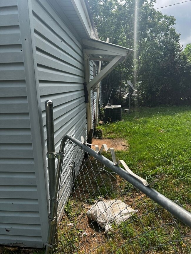 Photo - 2662 Olive St