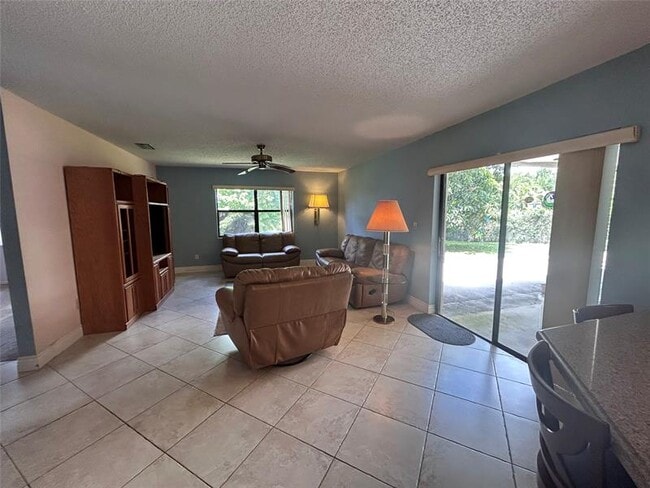 Photo - 11641 SW 50th St