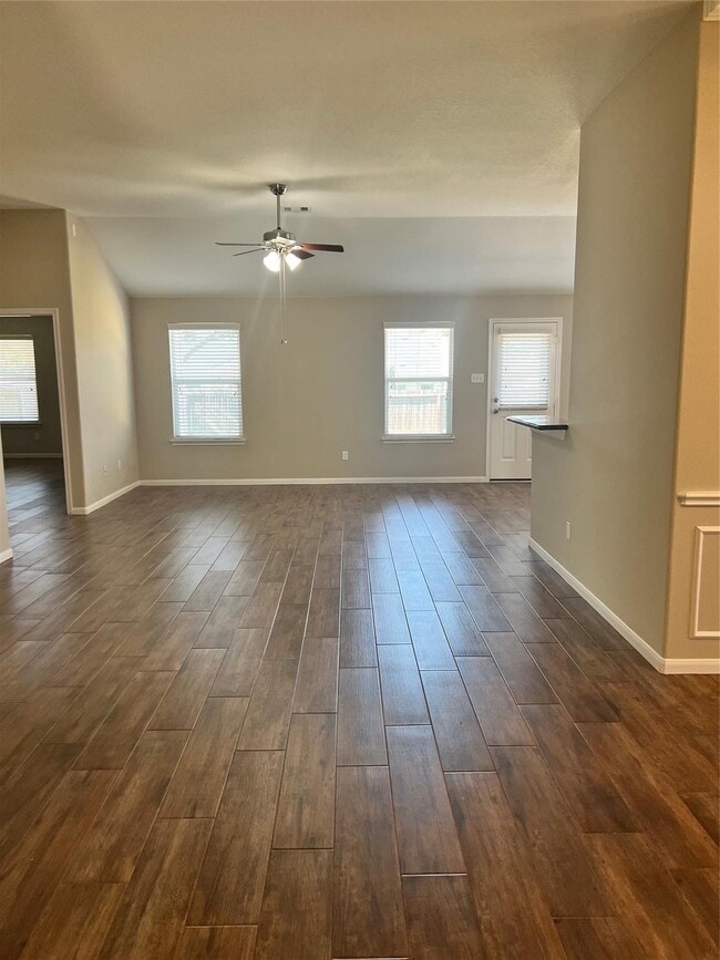 Photo - 2071 Midlane Drive