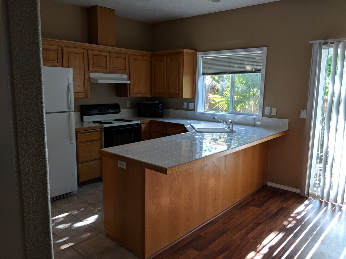 Photo - 4913 49th Ave NE