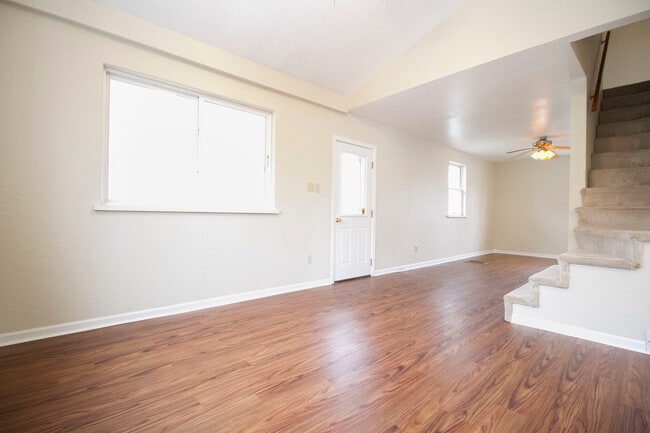 Photo - 6910 Brint Rd