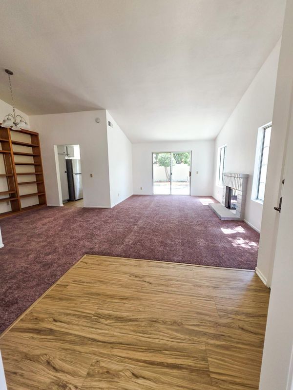 980 Oakland Hills Dr