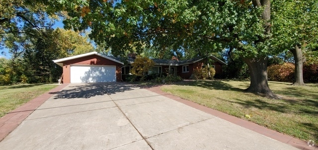 Building Photo - 11314 74th St Rental