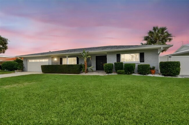 Building Photo - 3938 Versailles Dr Rental
