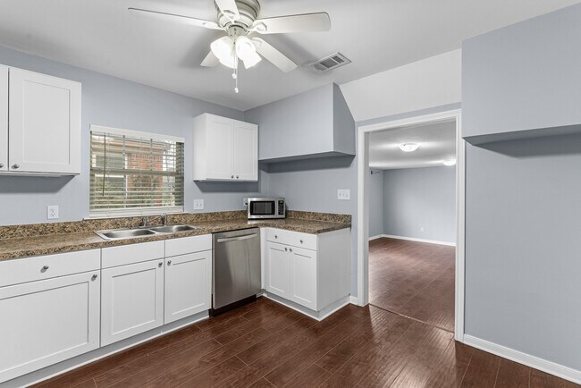 Photo - 709 Gale St Unidad APT