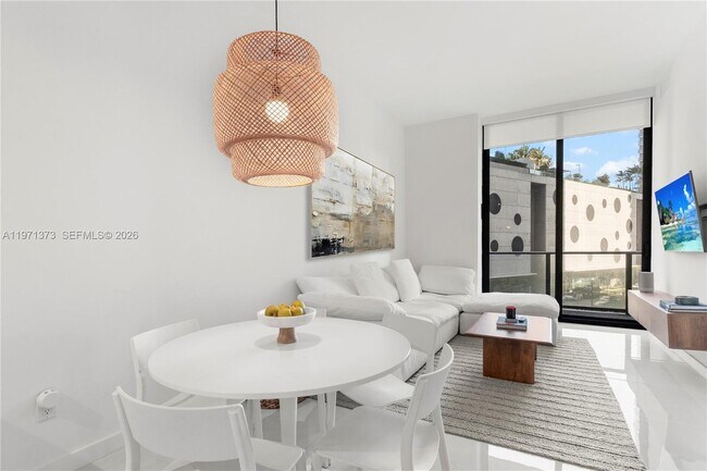 Photo - 501 NE 31st St Unidad 203