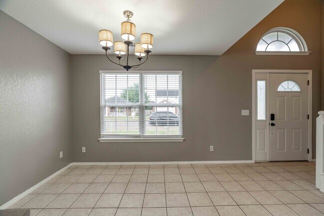 Photo - Spacious 3-Bedroom Home in Bentonville’s E...