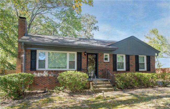 Photo - 114 Kirkpatrick Dr SW House