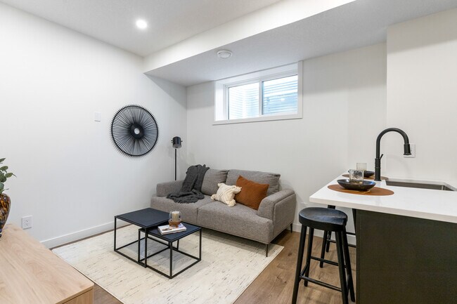 Photo - 7816-7104 104 Ave NW Unit BSMT 3