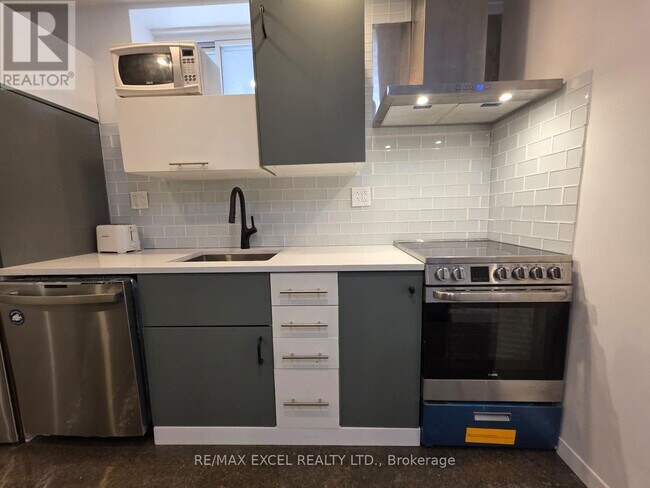 Photo - 46 Bartonville Ave W Unit Basement