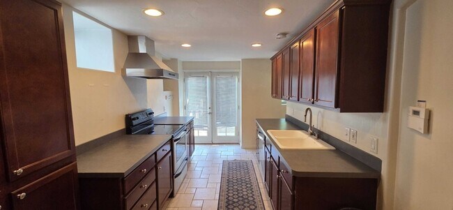 Photo - 322 E 6th Ave