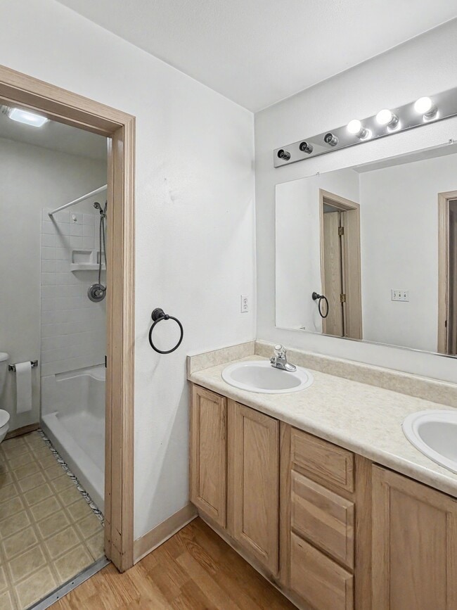 Photo - 7660 Boundary Ave