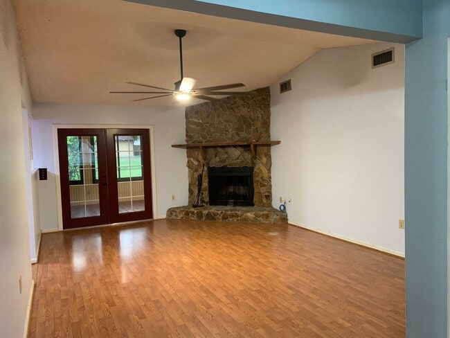 Photo - 5103 Forestgreen Dr E