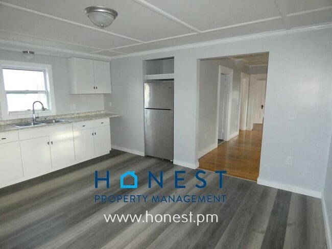 Photo - 35 Summer St Unit 3