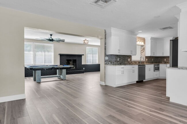 Photo - 4000 49th Ave S