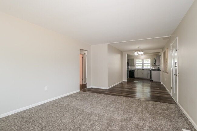 Photo - 1635 Trotterway Dr