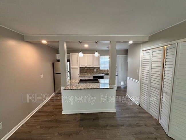 Photo - 517 Carambola Ave