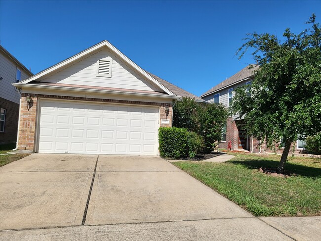 Building Photo - 14802 Fir Knoll Way