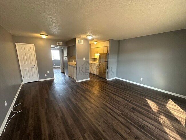 Photo - Updated 1 bed / 1 bath apartment - 60 West...