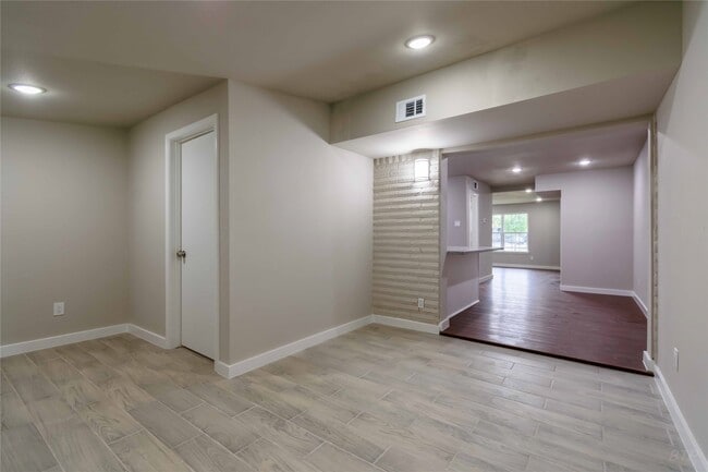 Photo - 12046 Beechnut St Rental